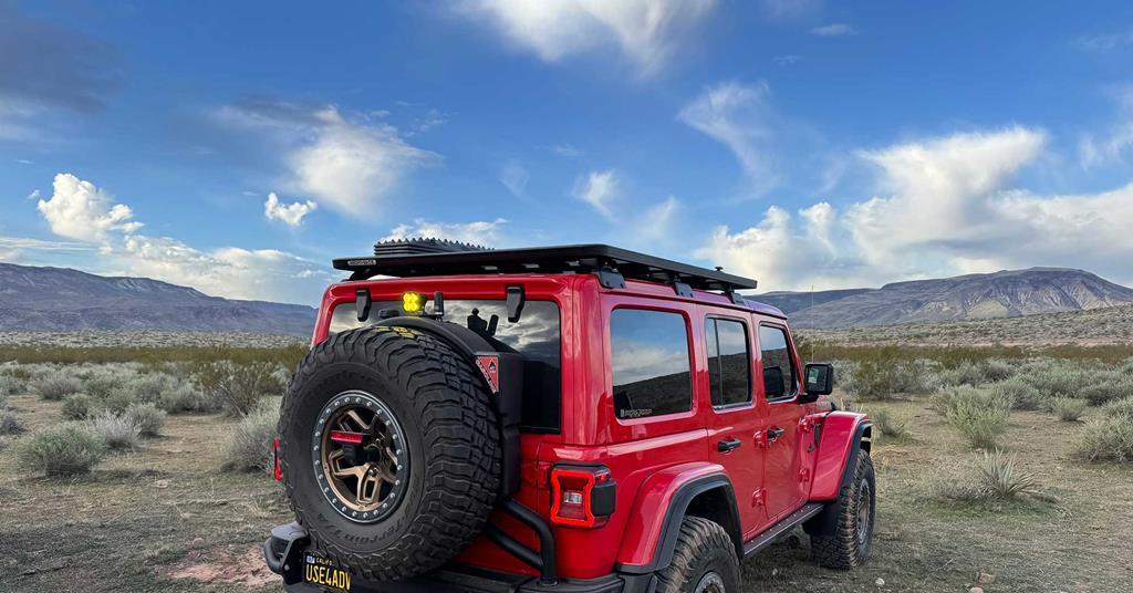 Jeepney Racks Rhino-Rack Backbone Pioneer platform rack Jeep Wrangler cargo capacity ...
