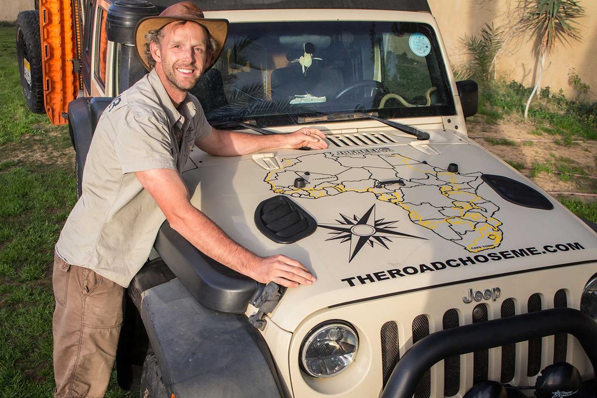 dan-jeep-africa-hood-complete
