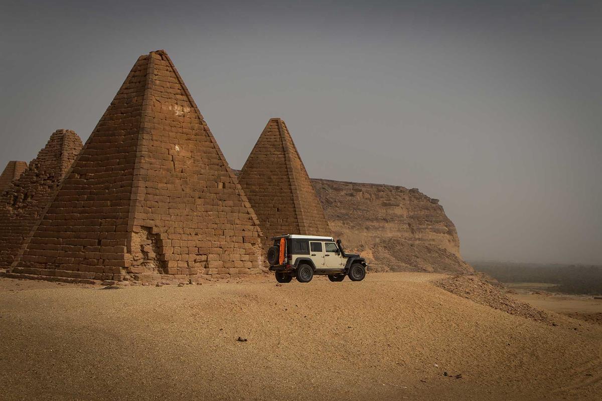 sudan-temple-jeep-view