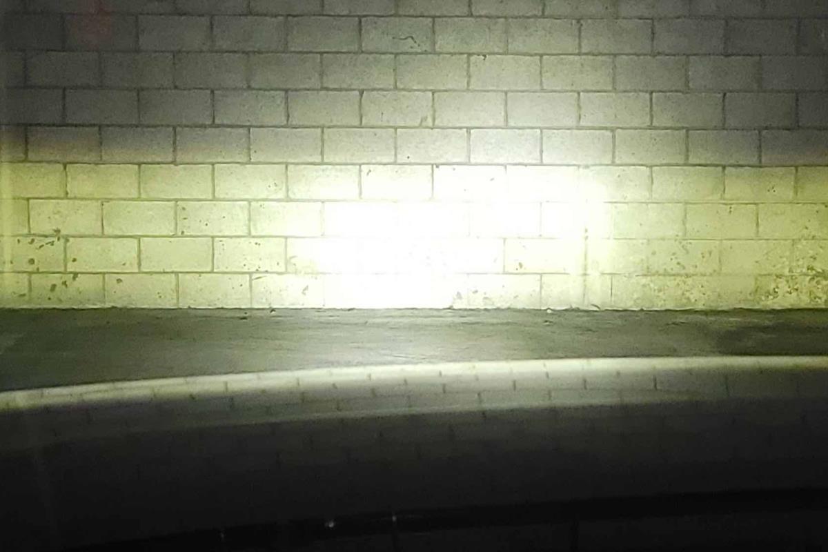 BD_Squadrons_shining_on_wall