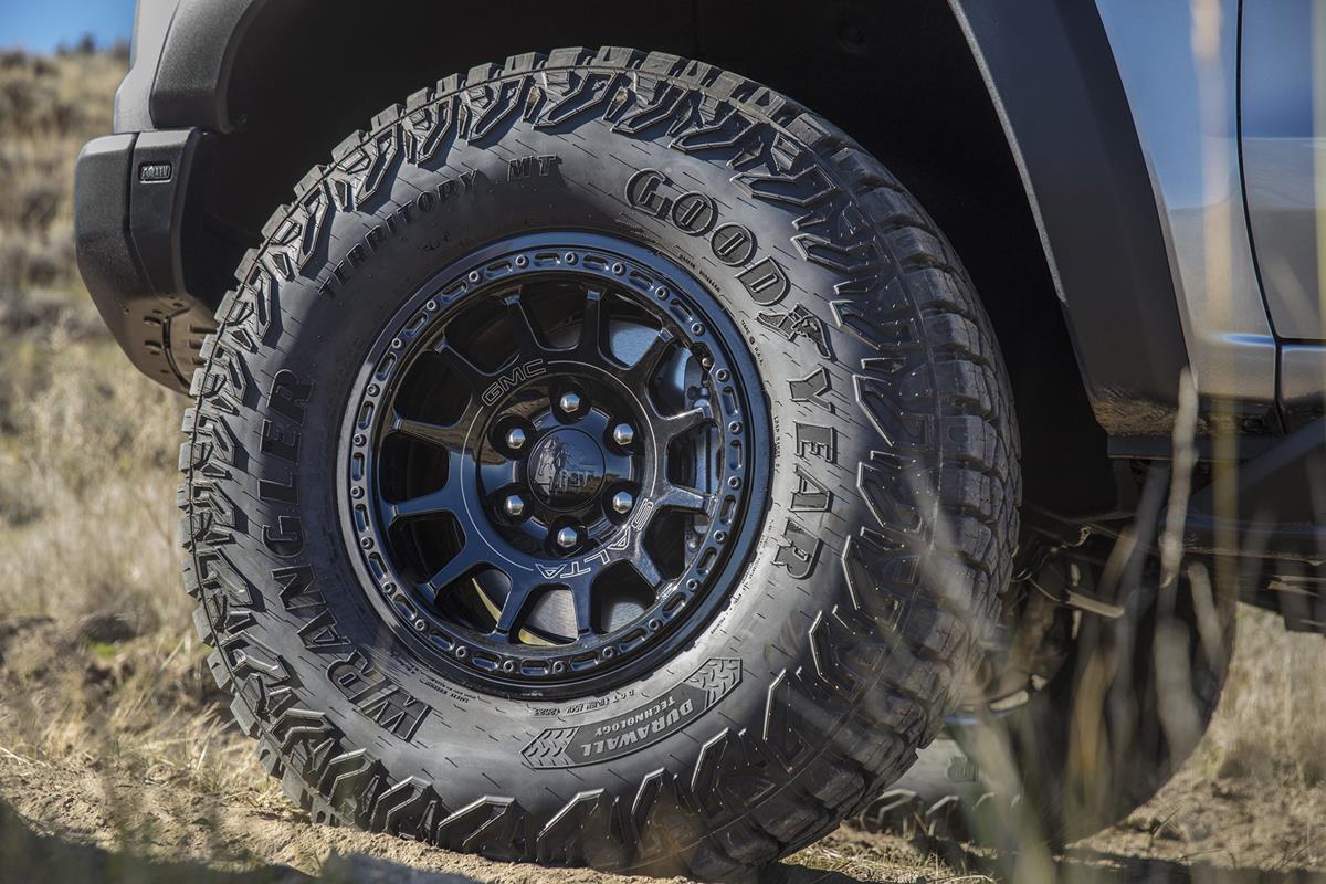 009-OVR-2024-GMC-Canyon-AT4X-First-Look