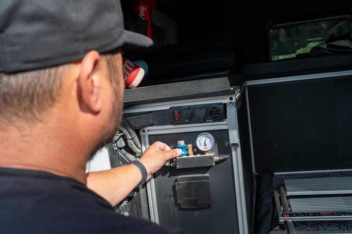 Al Catolos 2022 Toyota Tundra-SBW-air-system-2