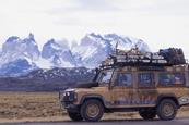 Land-Rover-Press-release-hero-shot-1998-Camel-Trophy-Defender-US-Team