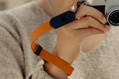 Peak-Design-Form-Leather-Cuff-Amber-Lifestyle-2