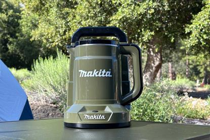 Makita-Outdoor-Adventure-Hot-Water-Kettle-open