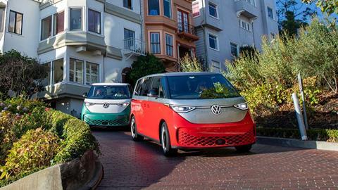 2024,-2025-VW-ID.-Buzz-EV-comparo-10_credit-Mercedes-Lilienthal