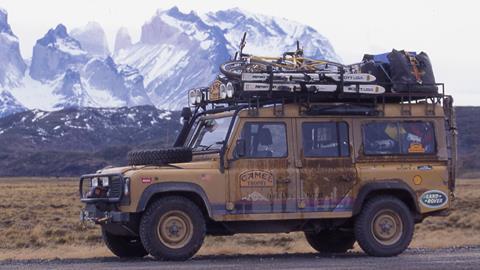 Land-Rover-Press-release-hero-shot-1998-Camel-Trophy-Defender-US-Team