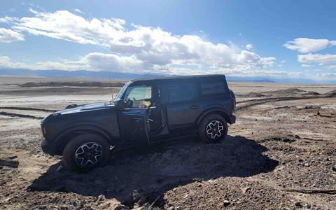 2021_Ford_Bronco_OBX_desert_dry_lakebed