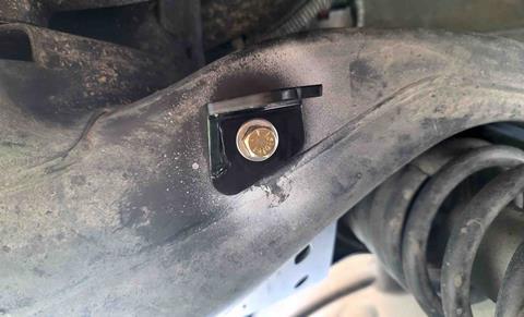Install_Hellwig Ford Bronco Rear Stabilizer_4