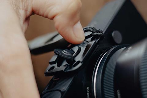 Peak-Design-Field-Plate-Lifestyle-1