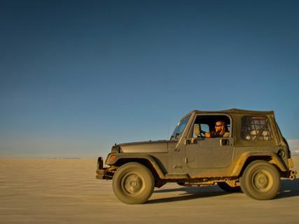 bolivia_dan_jeep_driving