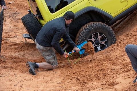 Day2-4-16-shovelling