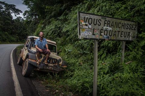 gabon-equator-dan-jeep