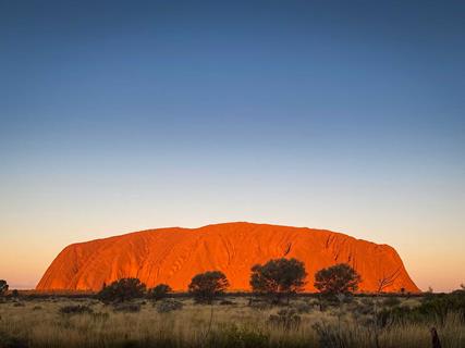 australia-uluru-sunset