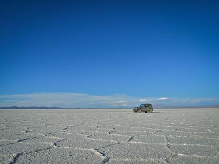 bolivia_jeep_salt_flat