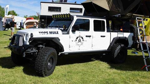 Overland Expo PNW Vehicles-31 Top Knives Jeep Gladiator