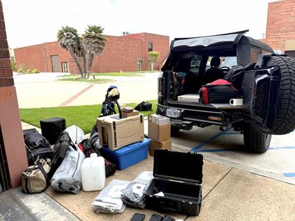 Bronco_Unpacking_Exhibit_Gear_x