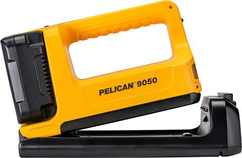 pelican-flashlight-9050-dock