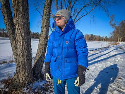 Men_s-Fjallraven-Expedition-Lite-Down-Jacket-1_credit-Mercedes-Lilienthal