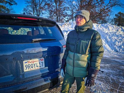 Men_s-Cotopaxi-Fuego-Max-Hooded-Down-Jacket--1_credit-Mercedes-Lilienthal