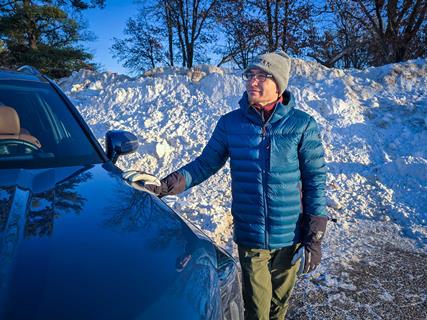 Decathlon-Men_s-MT500-Hooded-Down-Jacket-1_credit-Mercedes-Lilienthal