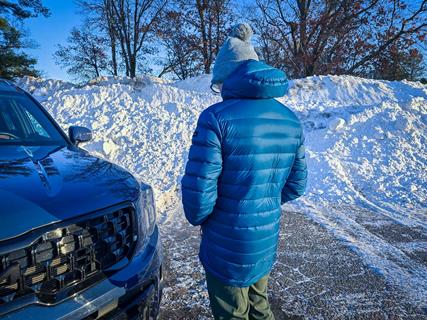 Decathlon-Men_s-MT500-Hooded-Down-Jacket-3_credit-Mercedes-Lilienthal