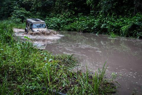 gabon-deep-river-crossing