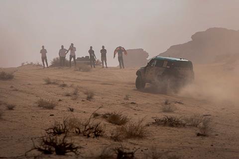 Sara-Price,-Sean-Berriman-504-Defender-Dakar-D7X-R-Stage-3-rear-detail_credit-Mercedes-Lilienthal