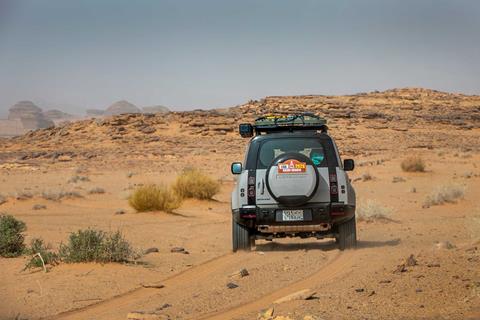 Driving-Saudi-Arabia-desert-stock-Defender_credit-Mercedes-Lilienthal
