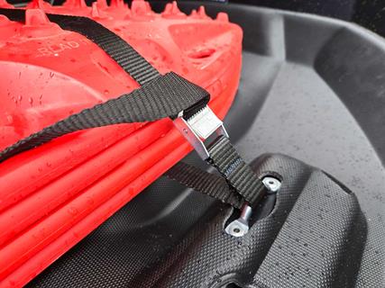 Thule-Motion-3-L-tie-down