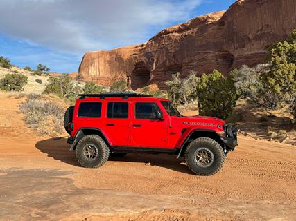 001-OVR-Wrangler-Jl-Rhino-Rack