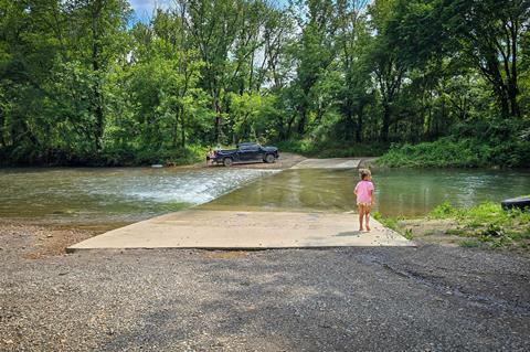 Underwater-trail-bridge_credit-Mercedes-Lilienthal