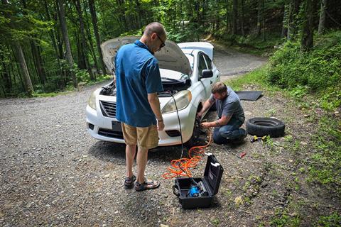 Helping-stranded-local,-gravel-road-in-Appalachia_credit-Mercedes-Lilienthal