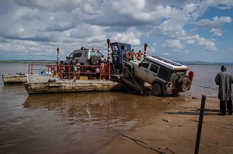 24-jeep-onto-luozi-ferry