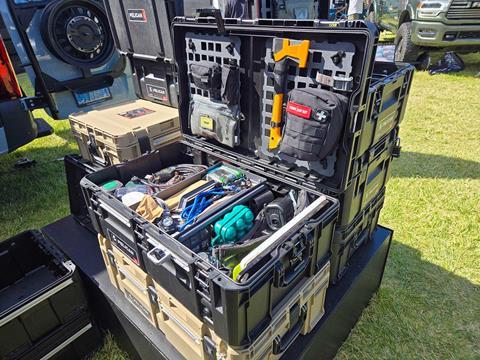 Pelican-Crate