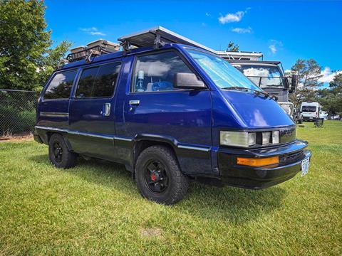 Toyota-Van-DIY-Camper