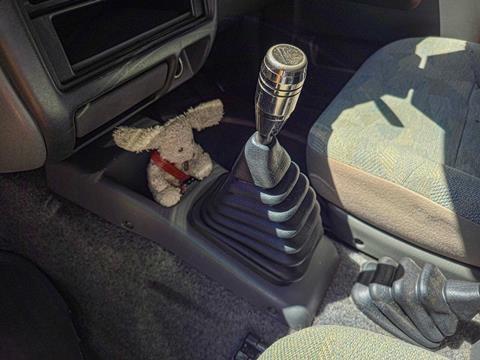 manual-shifter-photo-by-Mercedes-Lilienthal