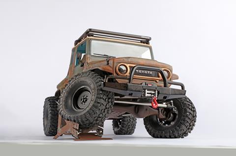 Broc’s RC & Scale Rat team up to create a scaled-down “rusted” FJ40.
