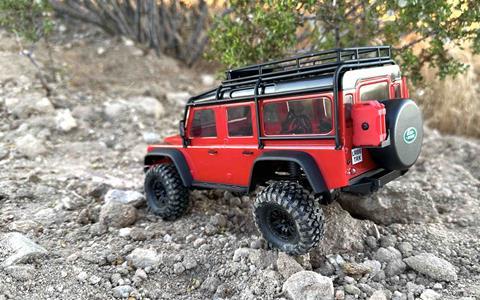 Traxxas-Red-Land-Rover-1