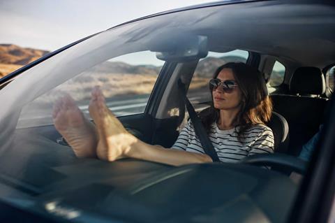Keep-Feet-off-the-Dashboard