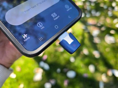 heat-it-inserted-into-phone