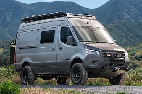OWL-Mercedes-Sprinter Van getting the rotor seated.