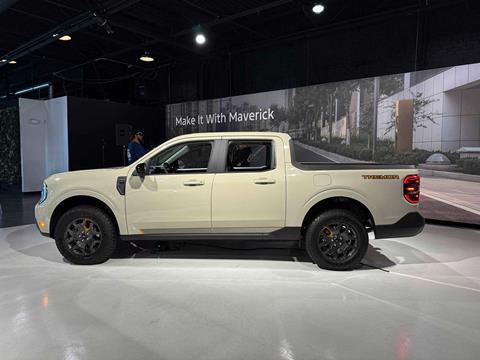 002-OVR-First-Look-Ford-Maverick
