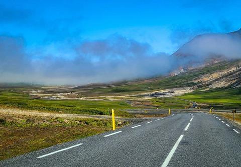 3-Icelandic-Road
