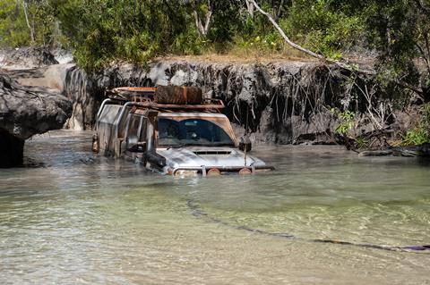 stranded-vehicle-water