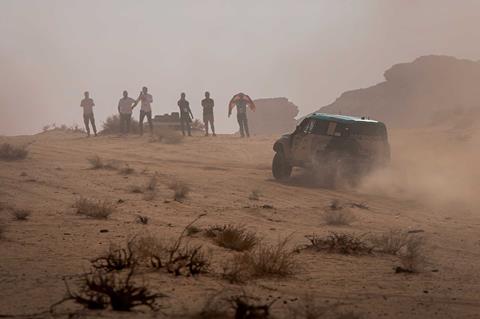 Sara-Price,-Sean-Berriman-504-Defender-Dakar-D7X-R-Stage-3-rear-detail_credit-Mercedes-Lilienthal