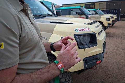 Trio-of-Defender-D7X-Rs_credit-Mercedes-Lilienthal