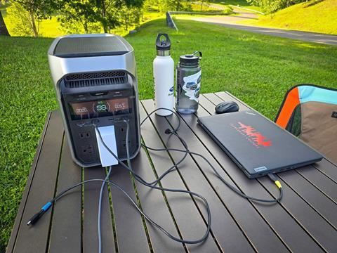EcoFlow-DELTA-3-Plus-On-Table