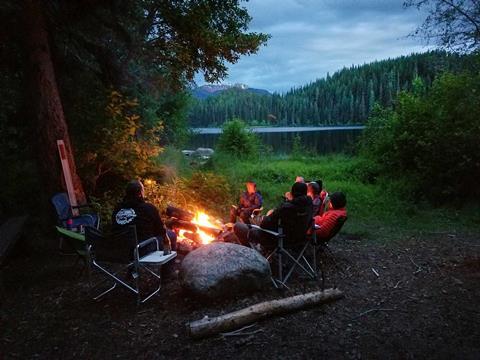 Campfire-in-primitive-established-campsite-night_credit-Mercedes-Lilienthal