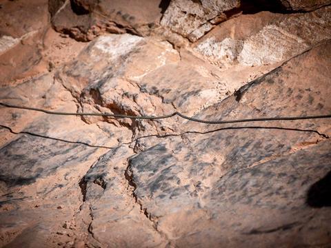 Steel-rope-twist